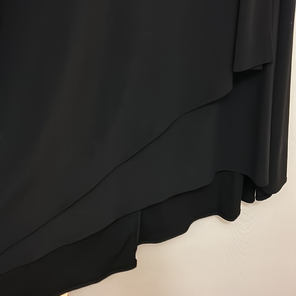 Black sleeveless mid length - Picture 2 of 5